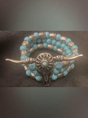 Source Unknown Turquoise Beaded Wrap Bracelet with Silver Longhorn Accent